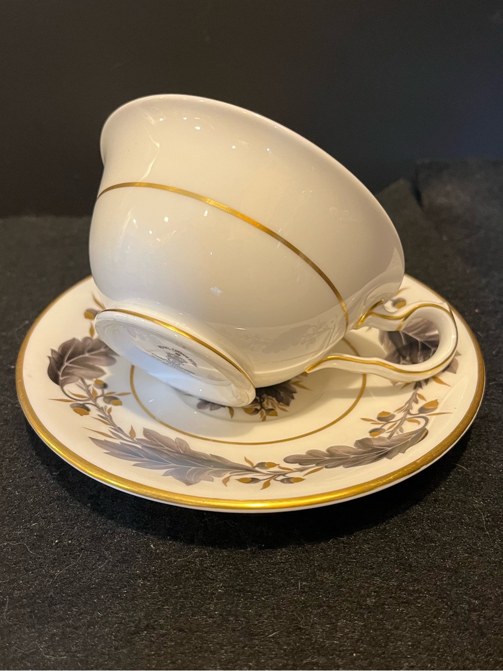 Royal Crown Derby Portman Oak Footed Tea Cup & Saucer Made in England - Picture 10 of 16